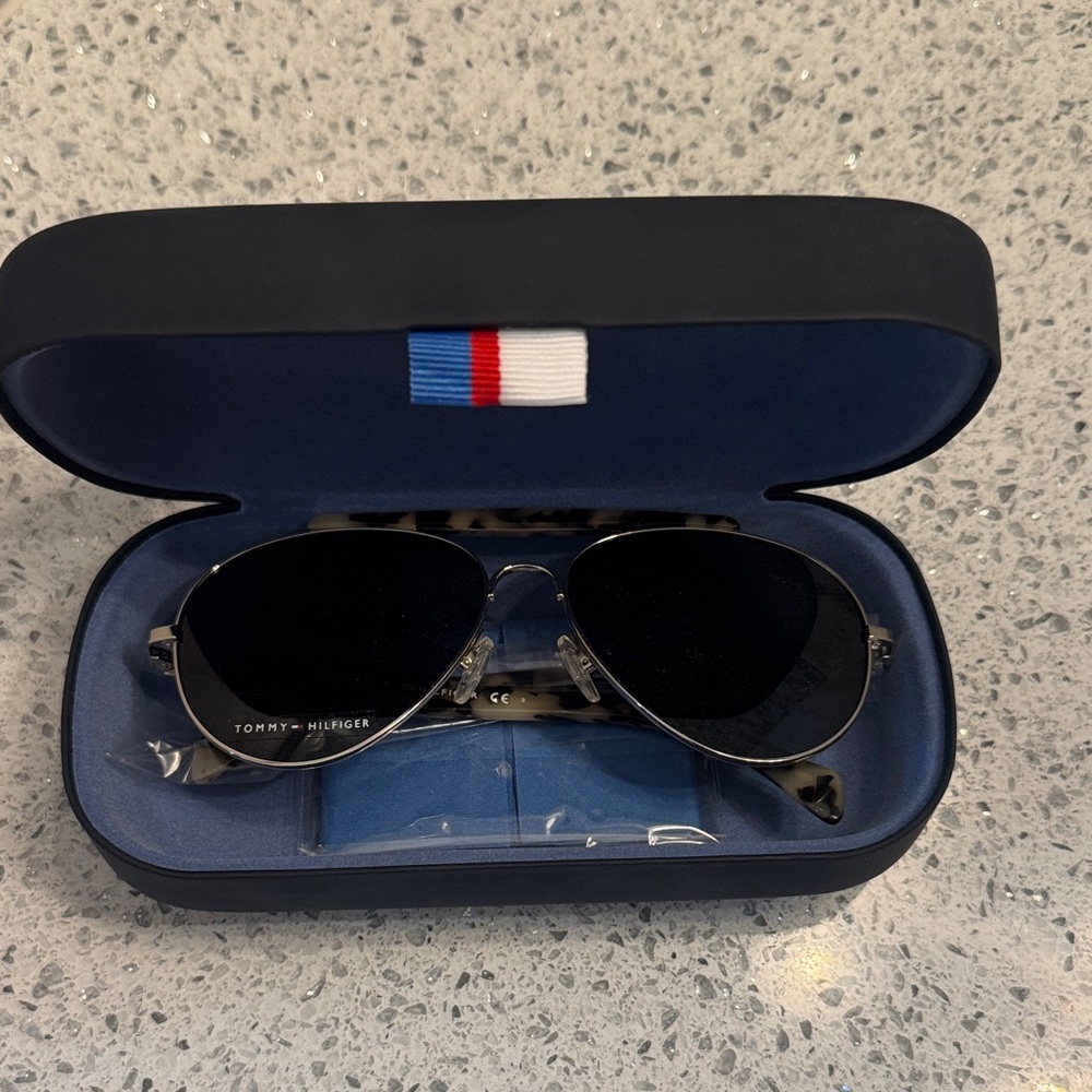 Tommy Hilfiger Black Aviator Sunglasses with Case